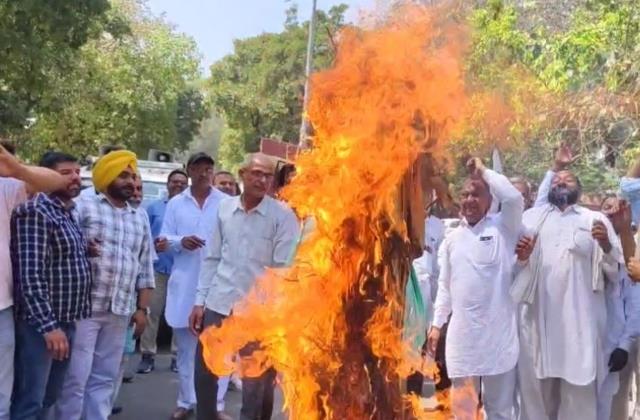 2025_4image_17_04_124686737chadhuni2-ll