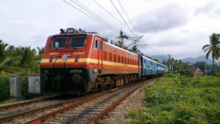 WAP-4_Class_locomotive_of_Indian_Railways_20190603044845-TRAIN